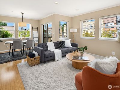 1417 Queen Anne Avenue N #212