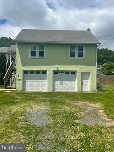 102 Myrtle Ave