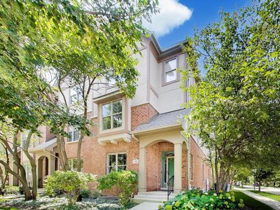 1762 Tudor Ln