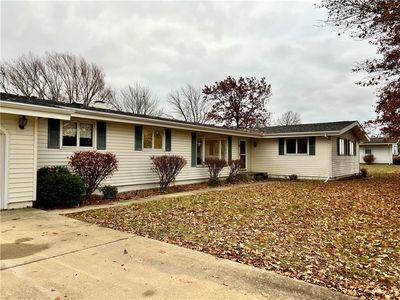 106 Lakeview Dr