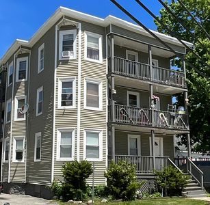 121 Charlton St