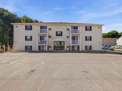 15 Houghton St APT 6