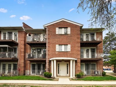 Property at 684 Quincy Bridge Ln APT 202, Glenview, IL
