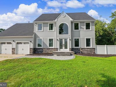 1405 Swan Ln