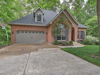 421 Arrowhead Dr
