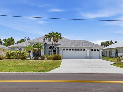 885 Rotonda Cir