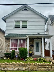 328 N Lincoln Ave