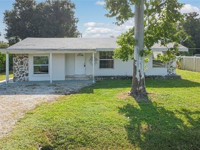 1158 Travis Ave