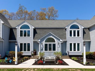 Property at 35 Pilgrim Village Rd APT 402, Taunton, MA