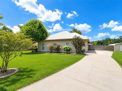 10 Cypress Dr