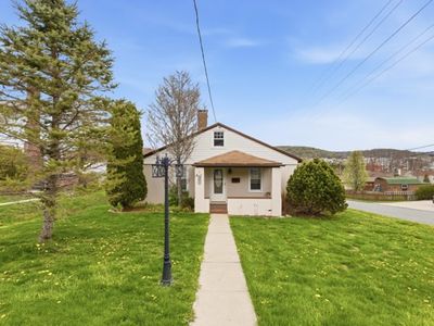 1607 Baumgardner Ave