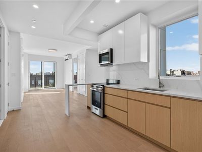 2183 Ocean Ave #7E