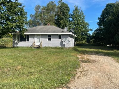66 W Woodrow Rd