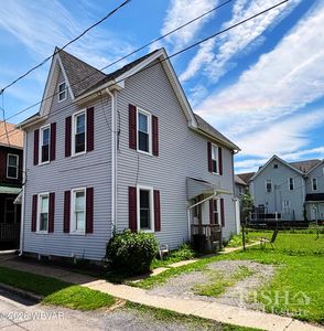 17 W Lincoln Ave
