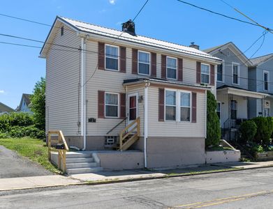 527 Reno St
