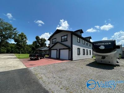 411 Longview Dr