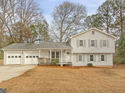 Property at 6470 Meadowlark Dr, Riverdale, GA
