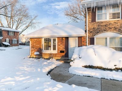 Property at 1837 McKool Ave, Streamwood, IL