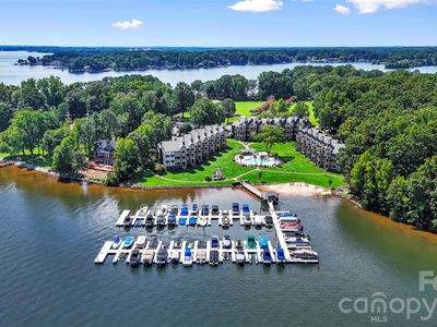 2121 Regatta Ln Unit 303