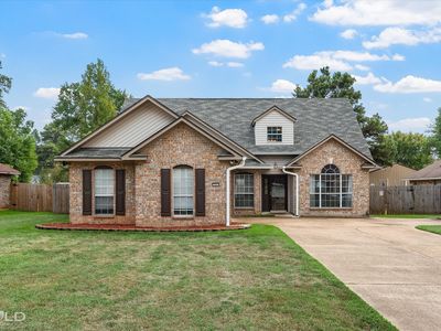 3507 Woodleaf Dr