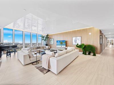 851 NE 1st Ave #5312