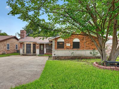 2422 Lakeshore Dr