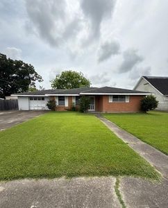 2258 General Collins Ave