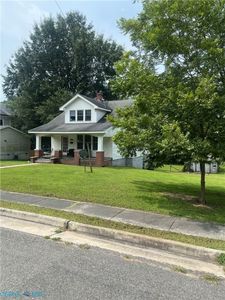 200 College Ave