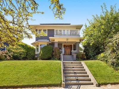 4549 Thackeray Place NE