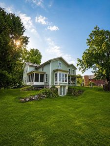 8220 N Tolles