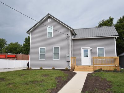 Property at 808 1st St W, Independence, IA