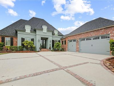 1125 Lakeshore Blvd
