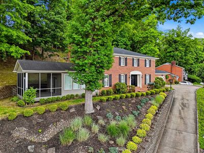 68 Camelot Dr