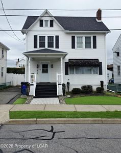 64 Crisman St