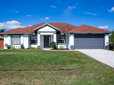 2749 SW Backton Avenue