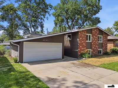 4845 Cresthaven Dr