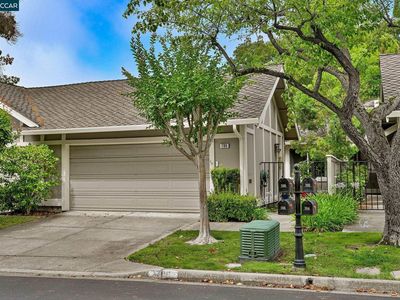 706 Lakeside Ct