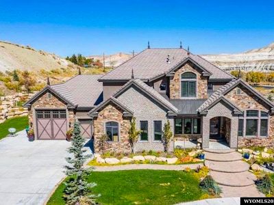 2275 Alexandra Cir