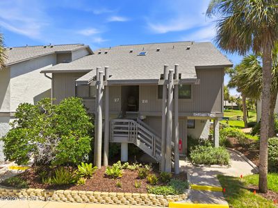 27 VILLAGE DEL LAGO Circle