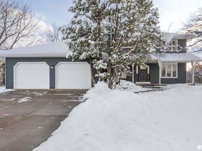 Property at 4705 Forest Grove Ct, Davenport, IA