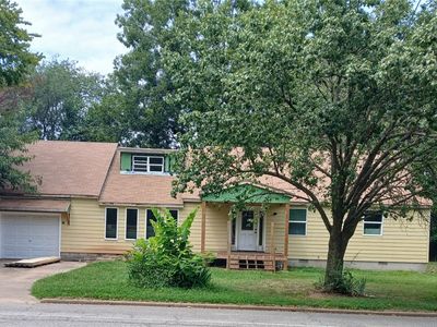 208 Quandt Ave