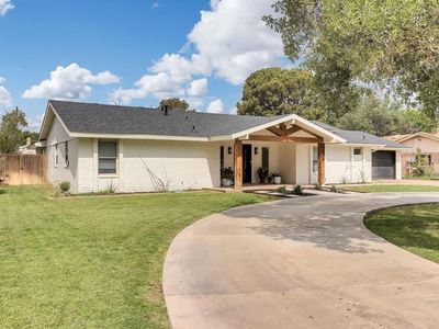 2309 Country Club Dr