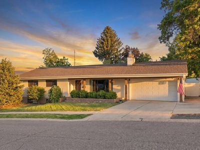 3661 E Spruce Dr