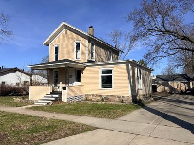711 Maple St