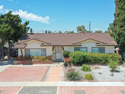 1641 W Buena Vista Ave
