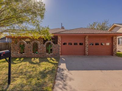 4621 Lamont Ave