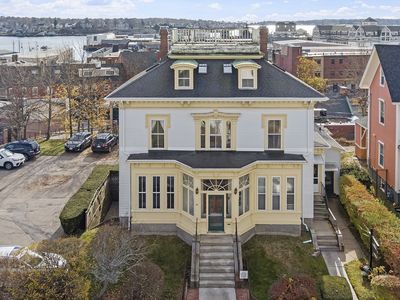 35 Middle St Suite 4