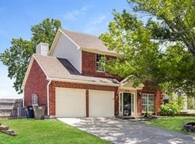 813 Lionel Way