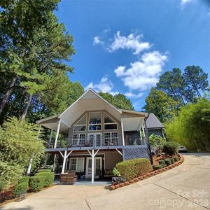 3645 Lake Bluff Dr