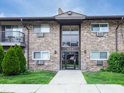 808 E Old Willow Rd APT 208